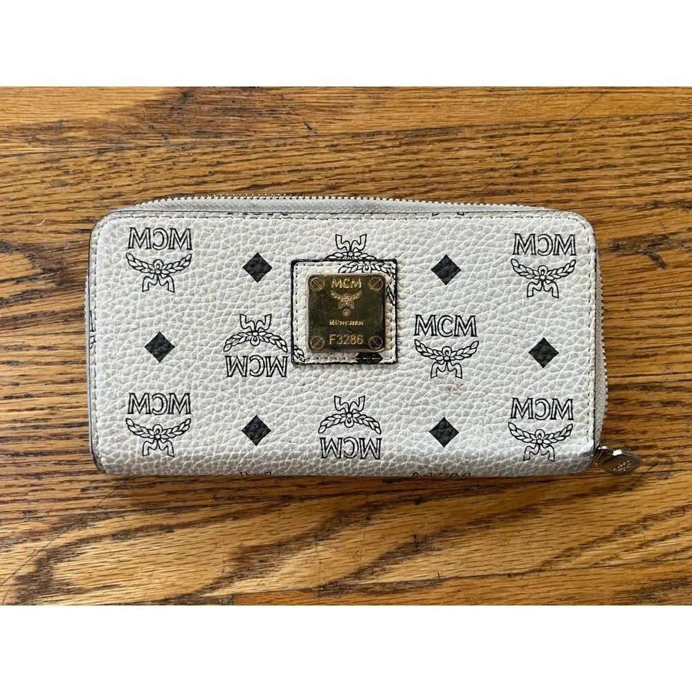 MCM White Leather Logo Purse Wallet Women's Size Small - Picture 2 of 8